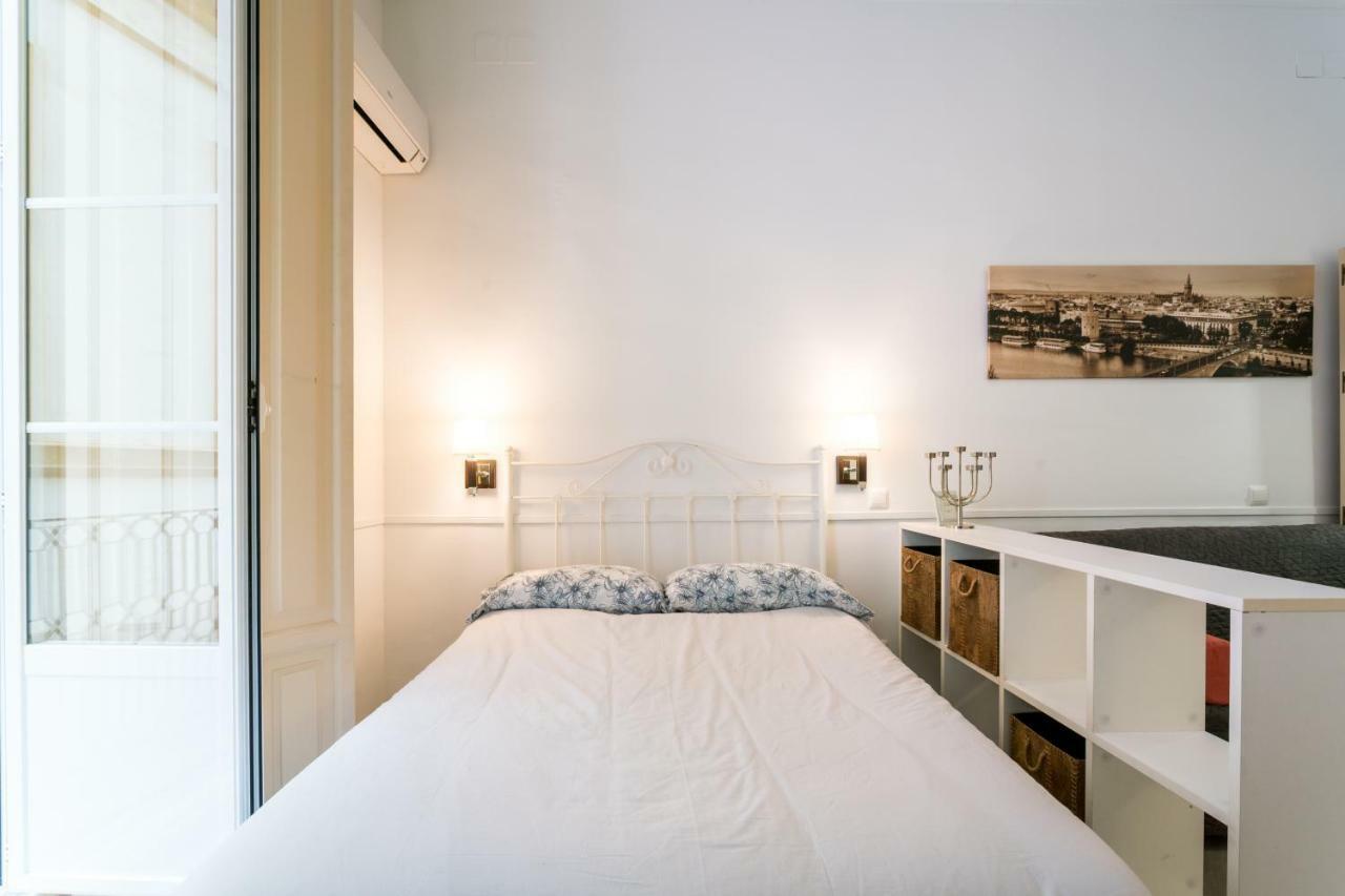 Holidays Isbilia Centro By Valcambre เซบีญา ภายนอก รูปภาพ