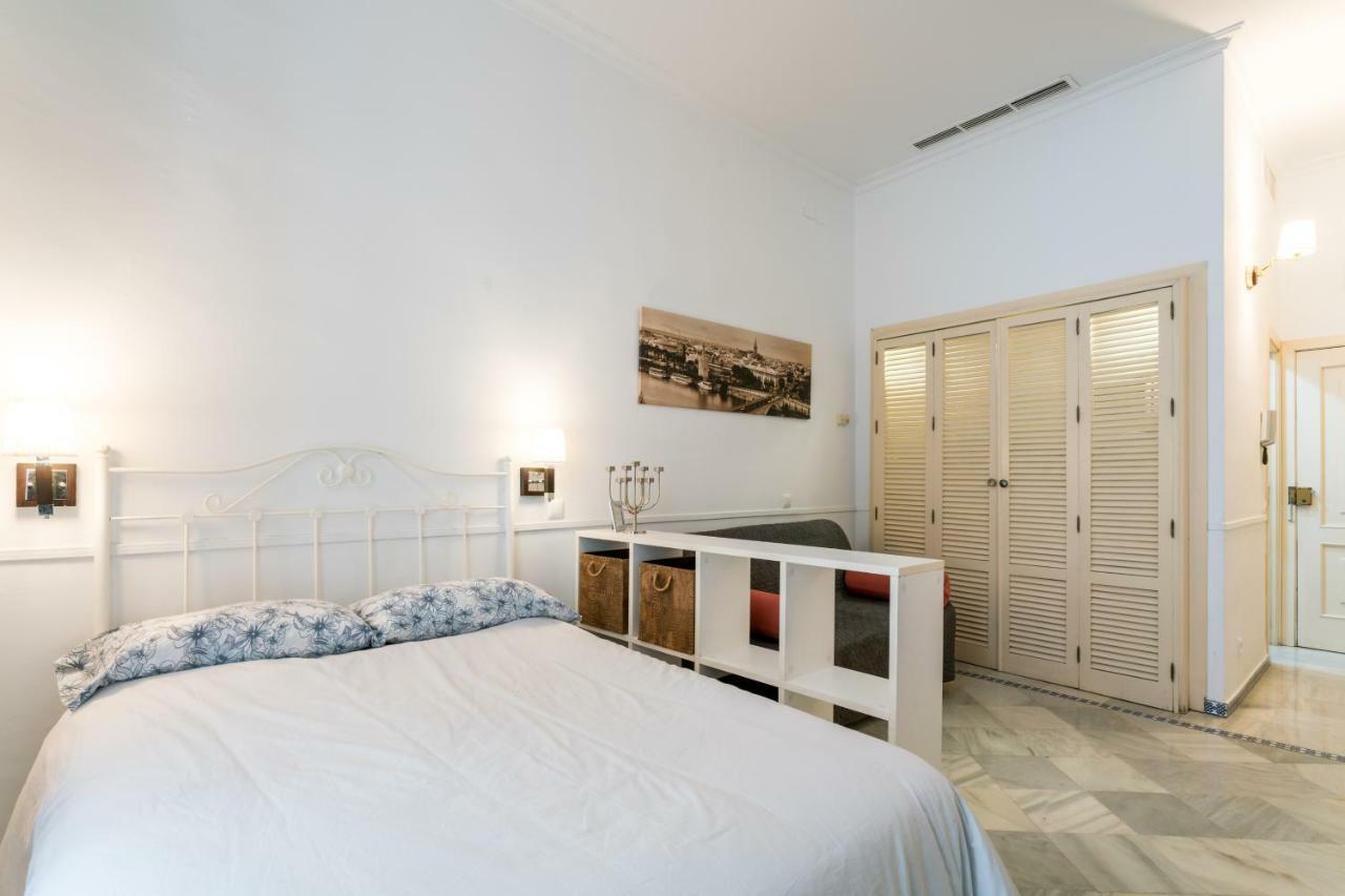 Holidays Isbilia Centro By Valcambre เซบีญา ภายนอก รูปภาพ